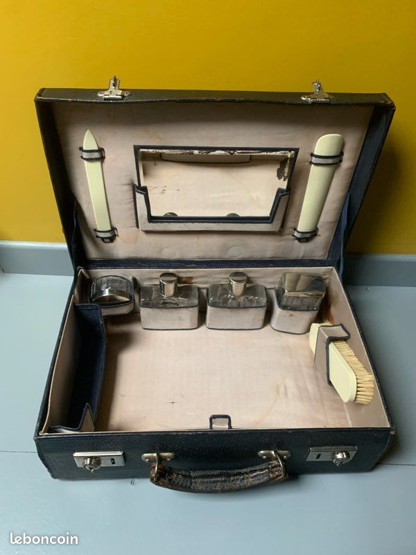 Nécessaire De Toilette Vintage - Valisette D'occasion - Accessoire De Voyage Rétro