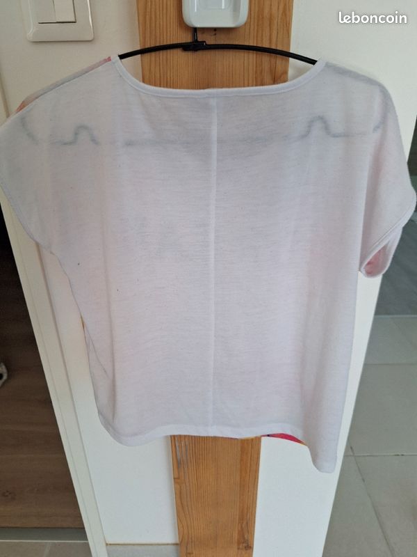 T-shirt (image 2)