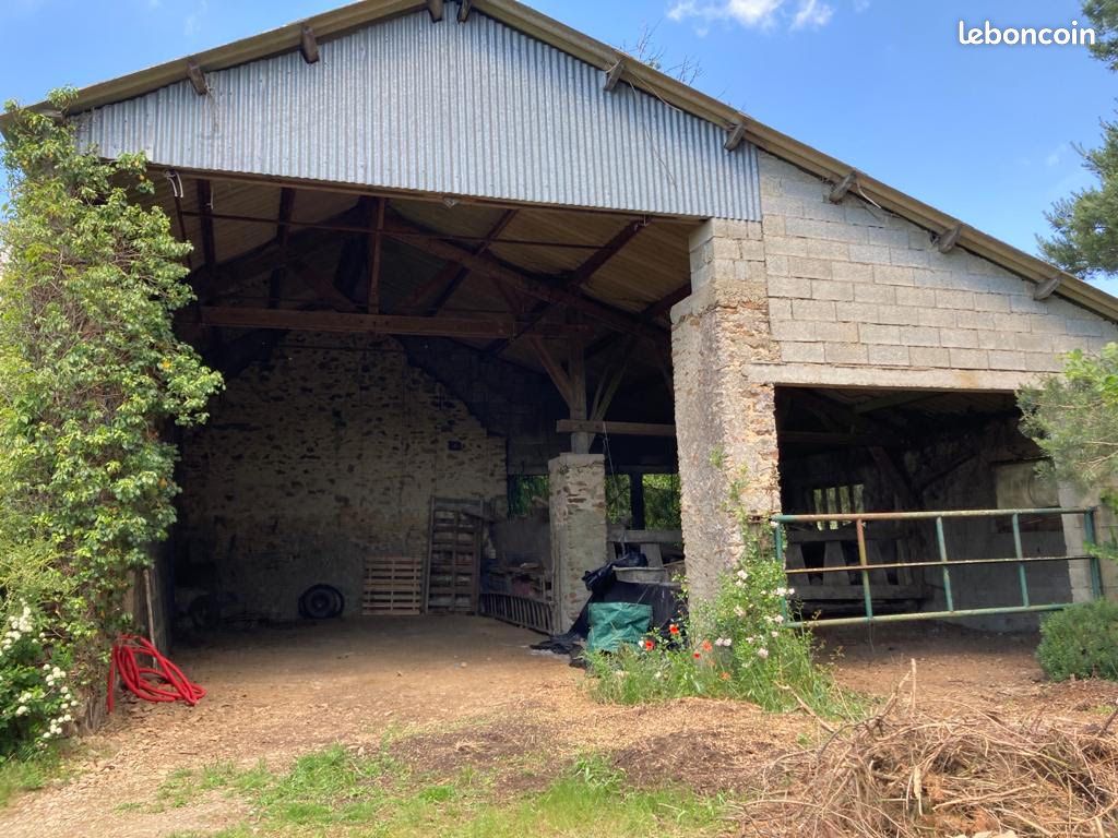 Maison 10 pièces 378 m² · à Champgenéteux · 378 m² · 349 000 €