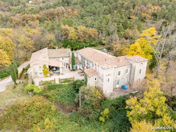 Château 19 pièces 665 m²