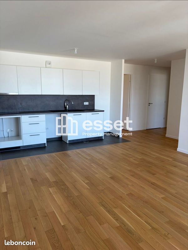 Appartement 4 pièces 89 m² · à Courbevoie · 89 m² · 1 970 €