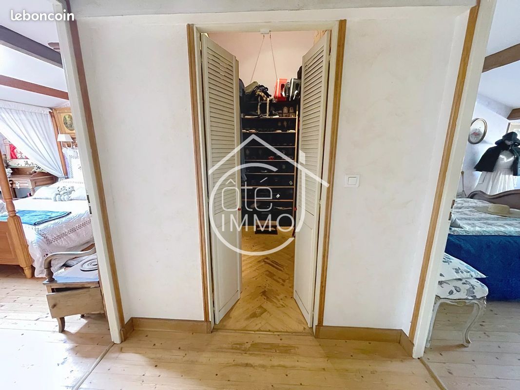 Propriété 8 pièces 385 m² (image 19)