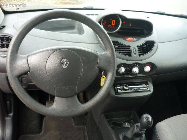 Renault Twingo II 1.2 75cv Authentique (image 4)