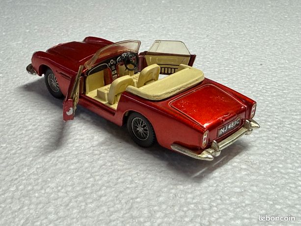 ASTON MARTIN DB5 Dinky Toys 110 Bel état général, MODELE ORIGINAL Meccano Ltd