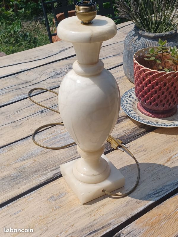 Pied de lampe marbre (image 1)