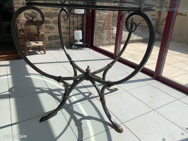 Table en verre (image 1)