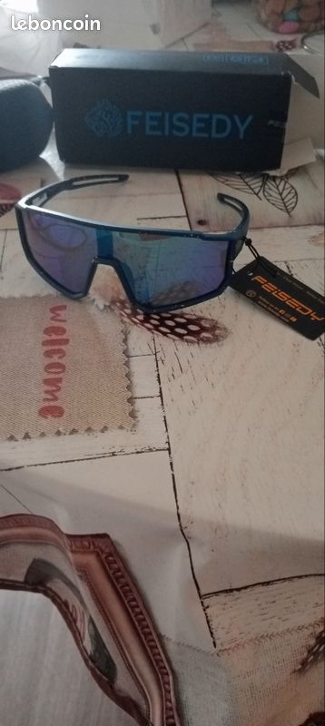 Lunettes de sport polarisées Feisedy neuve (image 1)