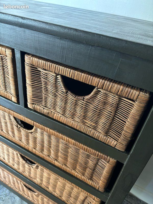 Chiffonnier/Commode en bois peint marron foncé avec 5 tiroirs en rotin – Design urbain, Boho chaleureux , belle présence (image 14)