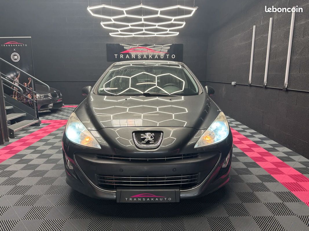 PEUGEOT 308 1.6 THP 200ch GTi (image 7)
