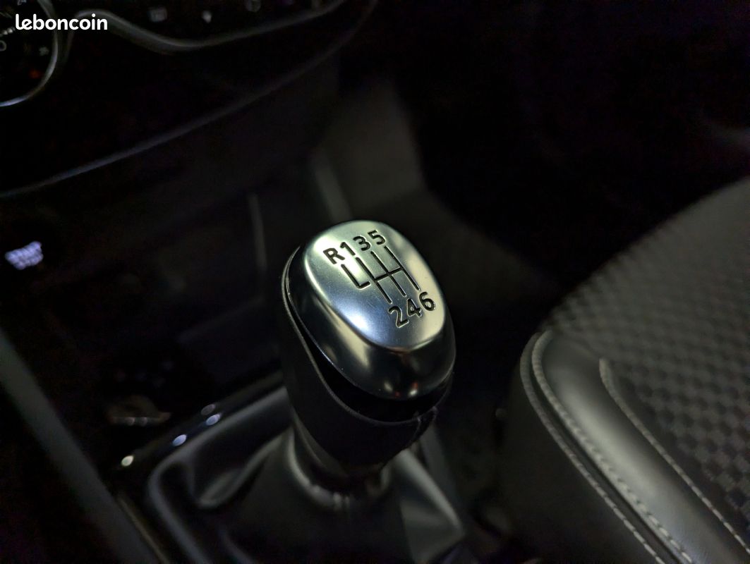 RENAULT Clio IV (2) 1.2 TCE 120 ENERGY INTENS (image 13)