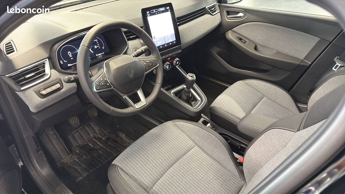 Renault clio tce 90 ch gsr2 techno (image 11)