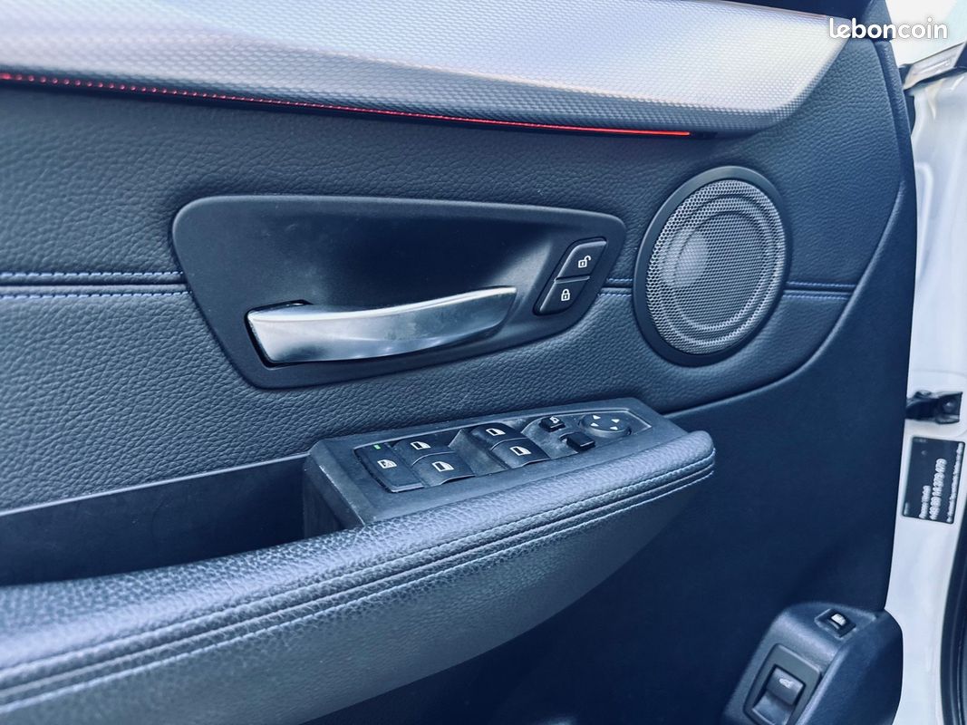 BMW SERIE 2 Active Tourer 1.5L 220CH 225 xe M Sport + SIEGES CHAUFFANTS + AFFICHAGE TETE HAUTE + HARMAN KARDON + CAMERA DE RECUL + GARANTIE 12 MOIS (image 47)