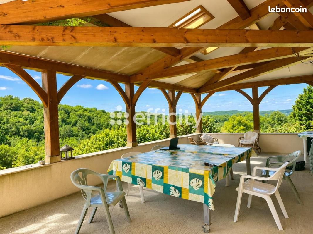 Maison 8 pièces 211 m² · à Cénac-et-Saint-Julien · 211 m² · 399 000 €