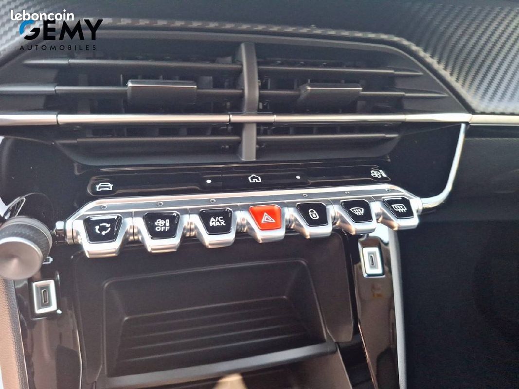 PEUGEOT 208 Turbo 100 ch BVM6 Allure (image 17)