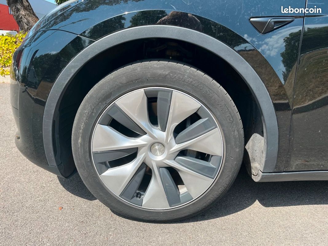 TESLA MODEL Y Standard RWD (image 7)