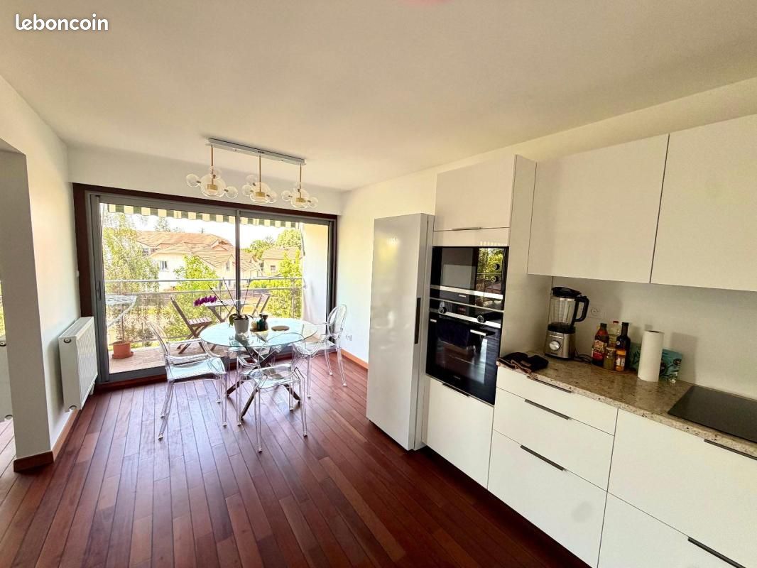Appartement 4 pièces 86 m² · à Prévessin-Moëns · 86 m² · 2 400 €