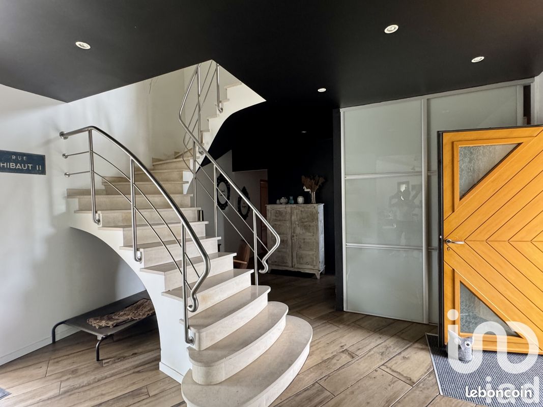 Propriété 7 pièces 200 m² (image 16)