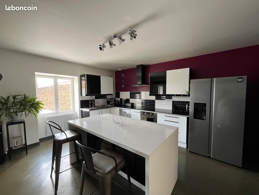 Appartement 4 pièces 100 m² · à Saint-Laurent-sur-Saône · 100 m² · 1 000 €/mois