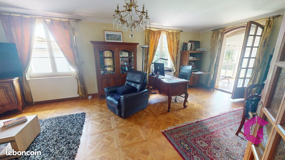 Propriété 9 pièces 238 m² (image 5)