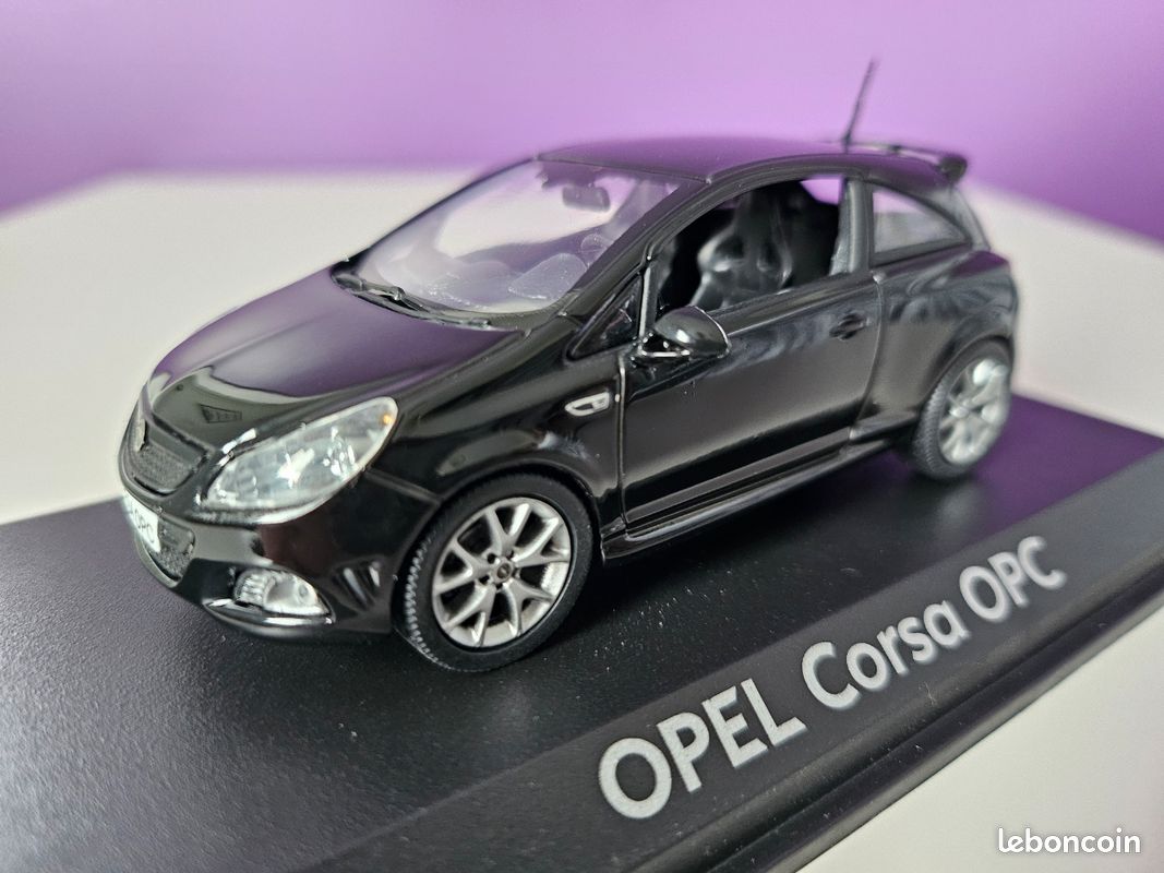 Miniature Norev 1/43 – Opel Antara Noire – Occasion, Très Bon état Avec Boîte