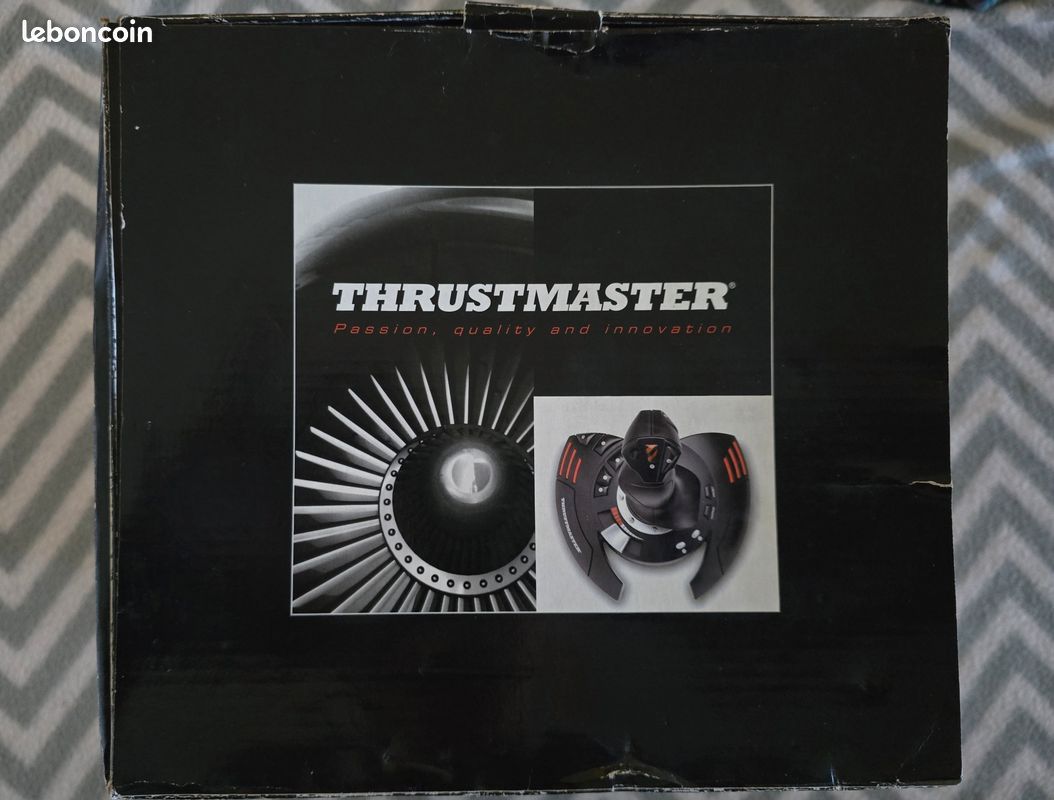 Manette TRUSTMASTER avec 2 jeux sous blister Microsoft PARIS et Fligt Simulator (image 2)