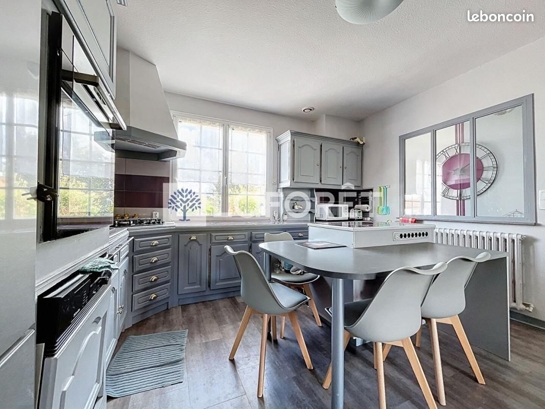 Maison 6 pièces 88 m² - Parthenay 79200 (image principale 4)