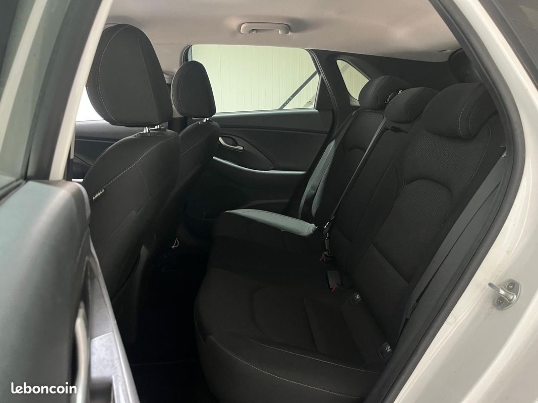 HYUNDAI i30 1.0 T-GDi 120 BVM6 Edition #1 CAMERA DE RECUL - KEYLESS - ENTRETIEN HYUNDAI (image 11)