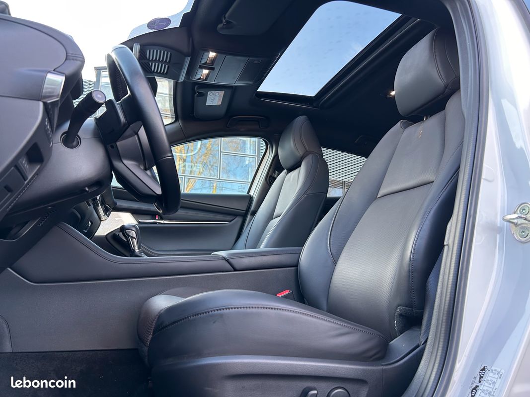 Mazda 3 2.0 186ch Skyactiv x BVA TAKUMI 4X4 (image 3)