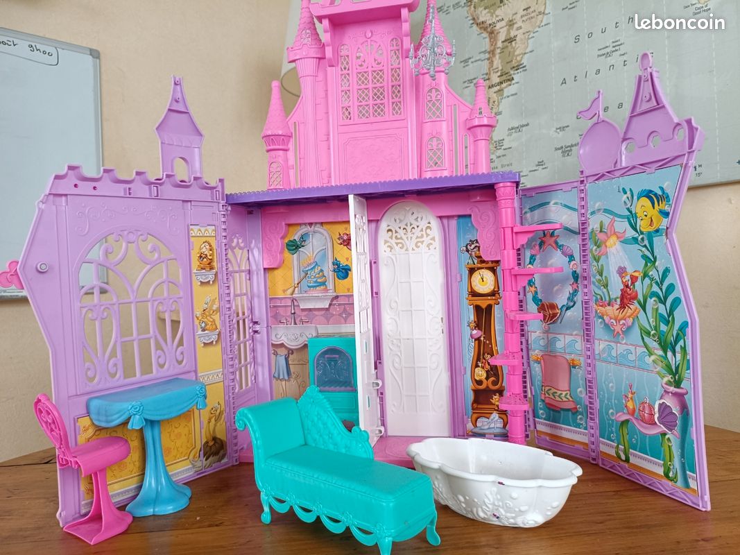 Château barbie princesse Disney malette (image 2)