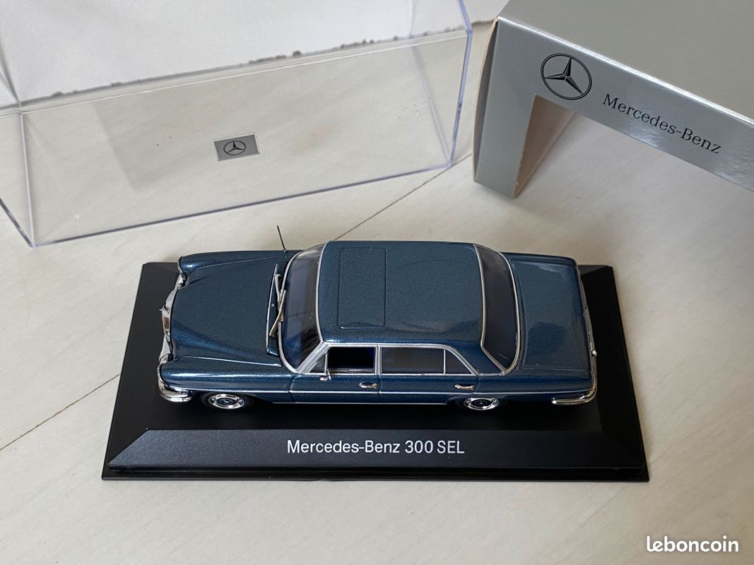 Mercedes 300 SEL 6.3 1968 bleu métallisé 1/43 Minichamps - Collection