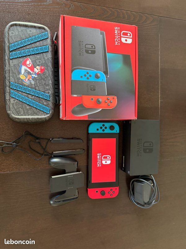 Nintendo Switch + boîte + accessoires – Très bon état (image 2)