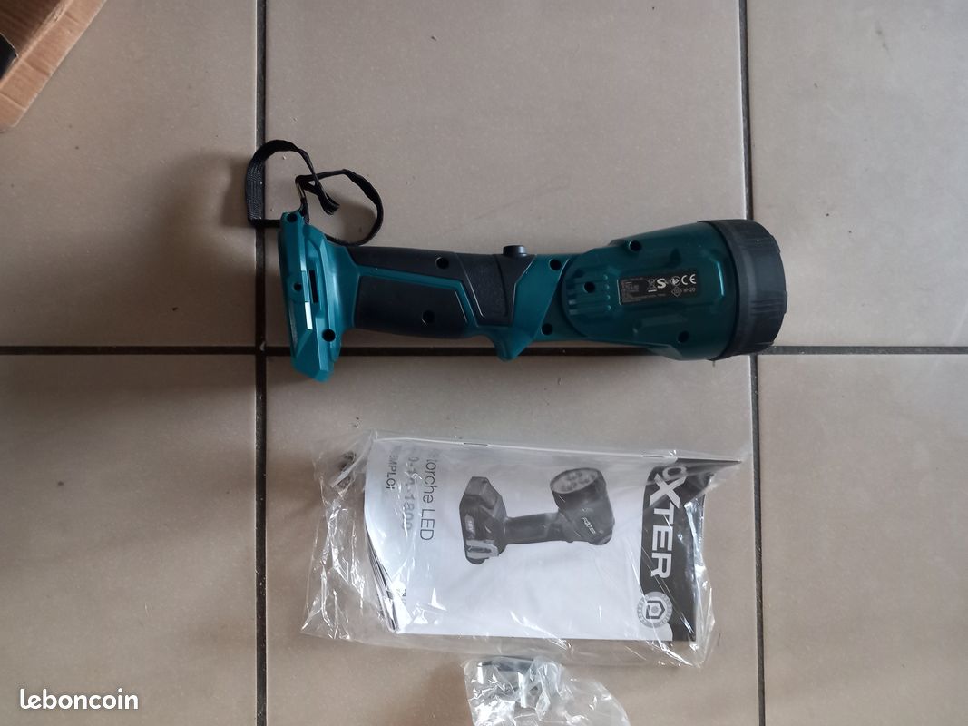 Chargeur Makita DC18RC 14.4V-18V 7A Batteries Li Ion