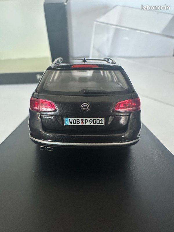 Volkswagen Passat Variant B7 - échelle 1/43 - VW Schuco miniature