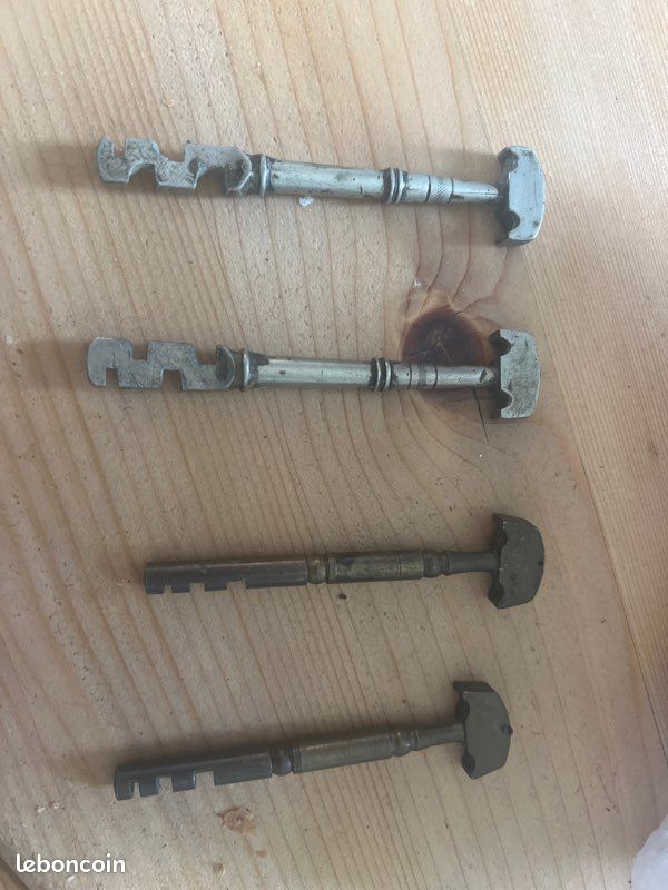 Lot de 4 diamants de vitrier anciens (image 1)