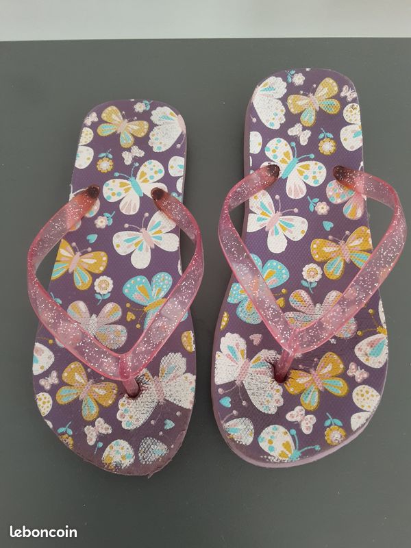 Paire de tongs violette à fleurs taille 30 (image 1)