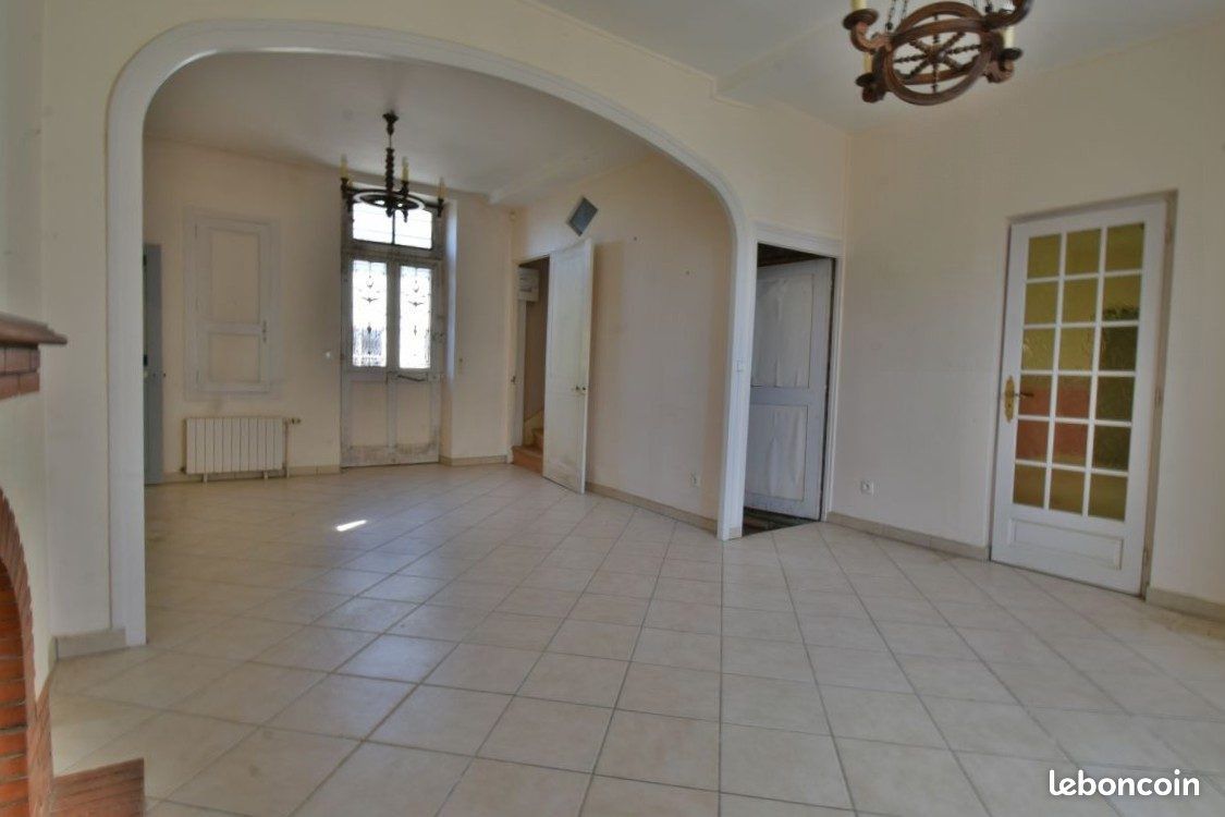 Maison 8 pièces 194 m² · à Neuville-aux-Bois · 194 m² · 291 500 €