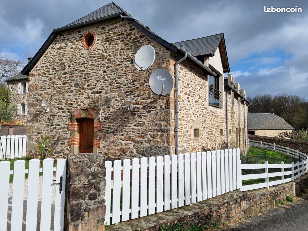 Appartement 3 pièces 91 m² · à Saint-Hilaire-Peyroux · 91 m² · 742 €