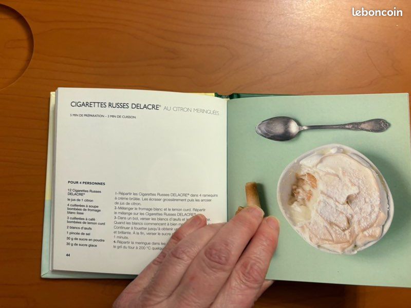 Les cigarettes russes Delacre. Les 30 recettes culte. Emmanuelle Redaud.  Collection Les tout-petits de Marabout, 2012 - Livres