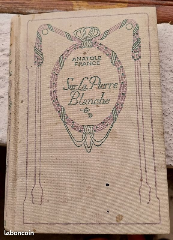 Sur la pierre blanche (image 1)