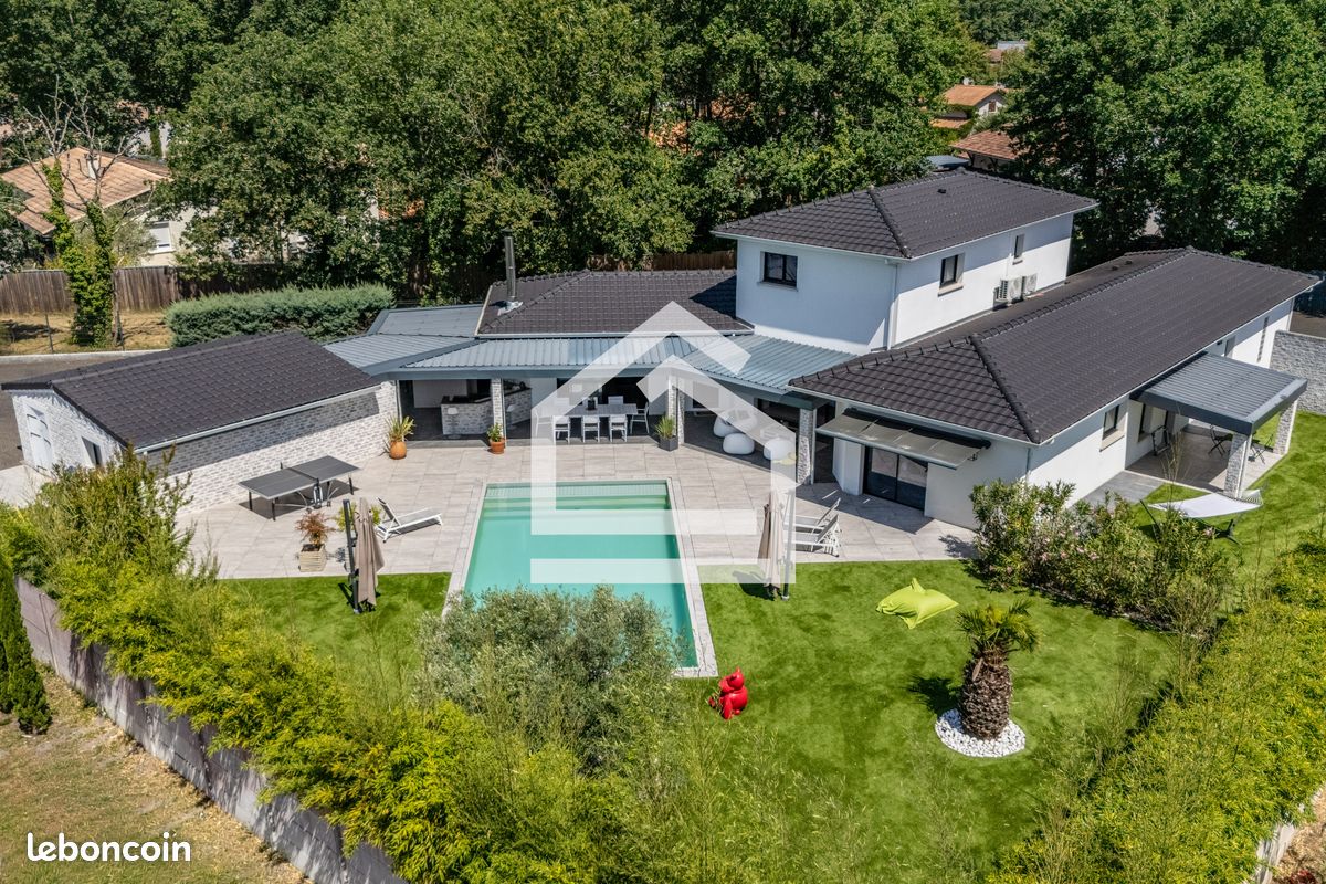 Maison 9 pièces 260 m² · à Saint-Aubin-de-Médoc · 260 m² · 1 260 000 €