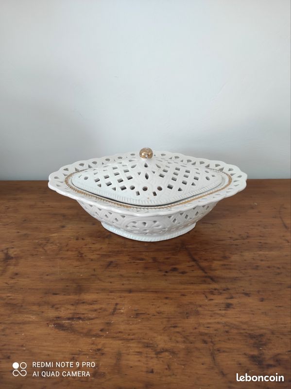 Bonbonnière en Porcelaine Ajourée - Adams Collection (image 1)