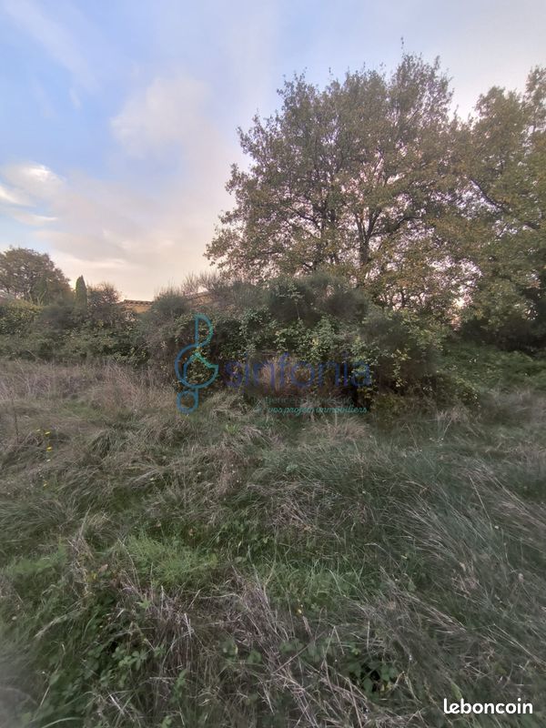 Terrain 385 m² · à Saint-Geniès-de-Malgoirès · 385 m² · 71 500 €