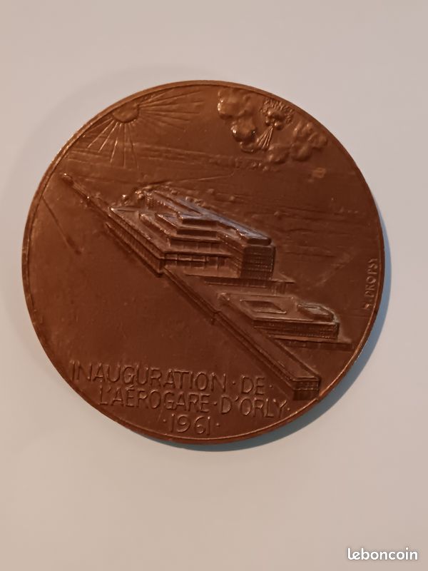 Ancienne Médaille / Porte-monnaie En Argent Sterling Poinçonné Anglais, Datée De 1961 - Émail