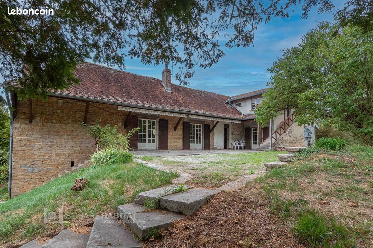 Maison 9 pièces 262 m² · à Lons-le-Saunier · 262 m² · 500 000 €