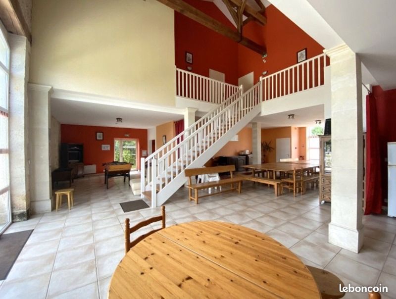 Maison 16 pièces 524 m² - Bunzac 16110 (image principale 0)