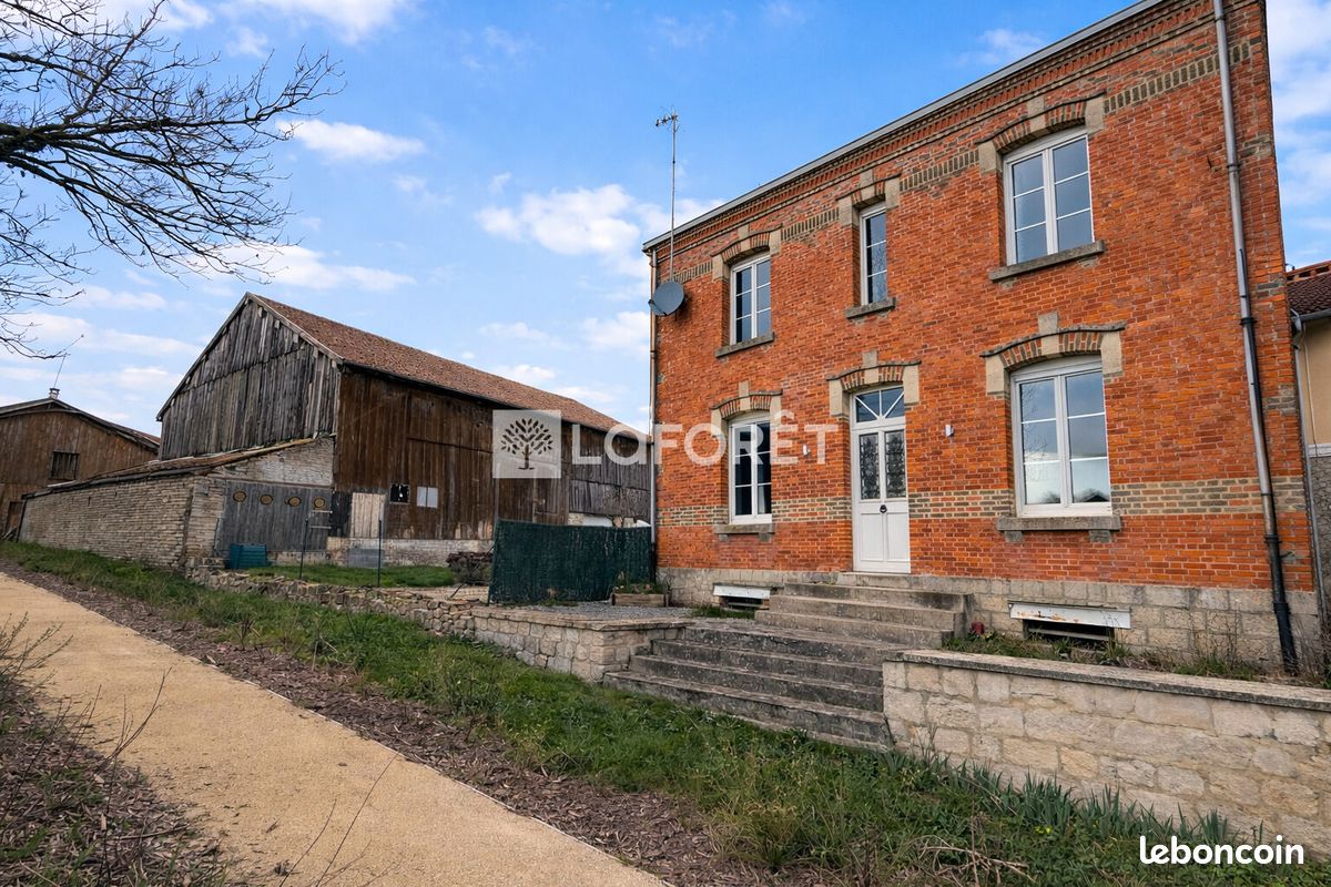 Maison 7 pièces 210 m² · à Saint-Jean-sur-Tourbe · 210 m² · 169 500 €