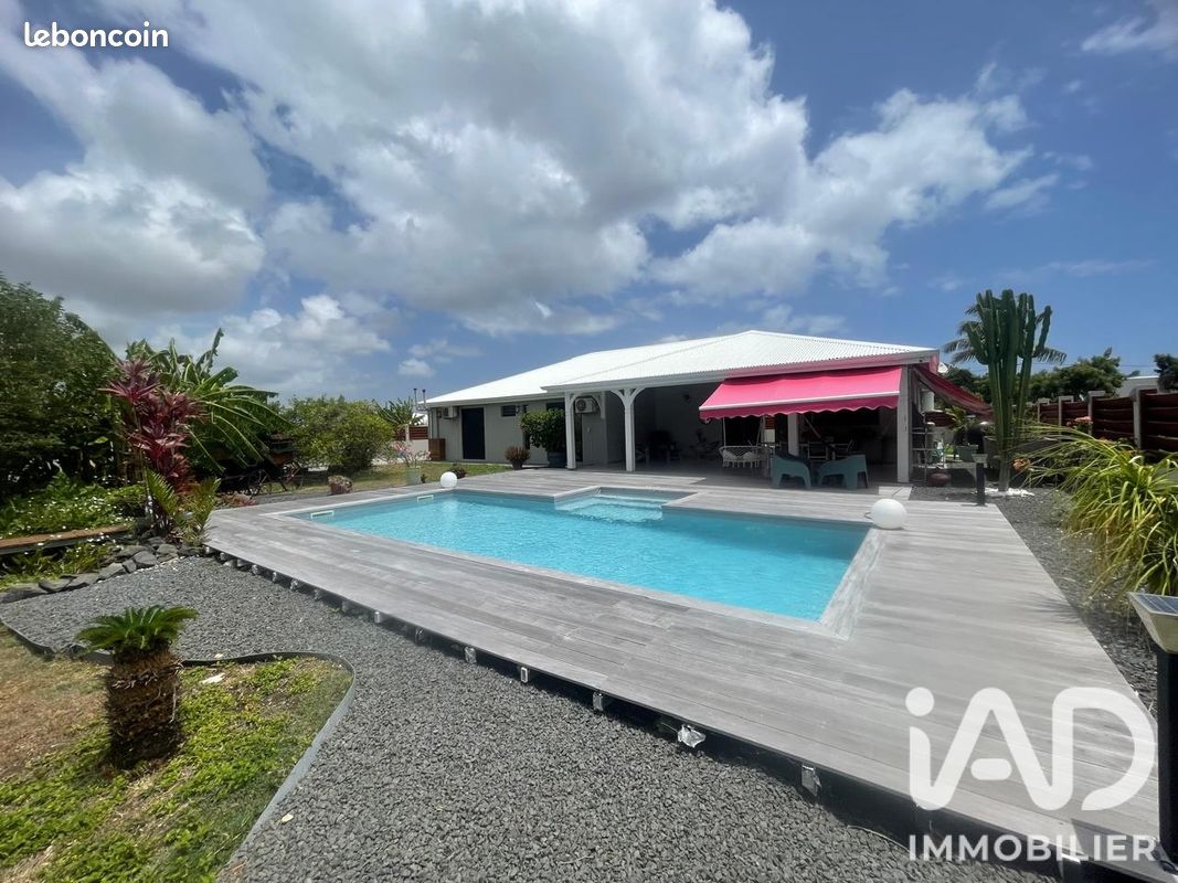 Maison 5 pièces 174 m² · à Saint-François · 174 m² · 730 000 €