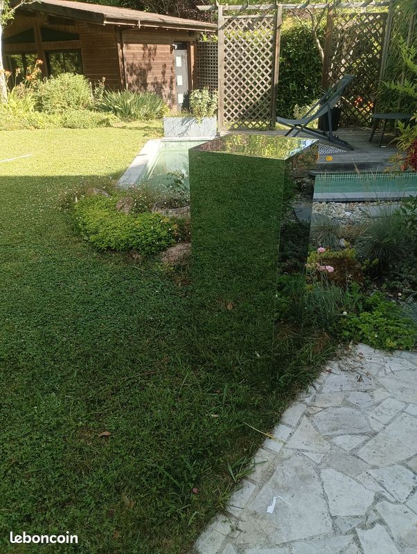 Mange debout (image 1)