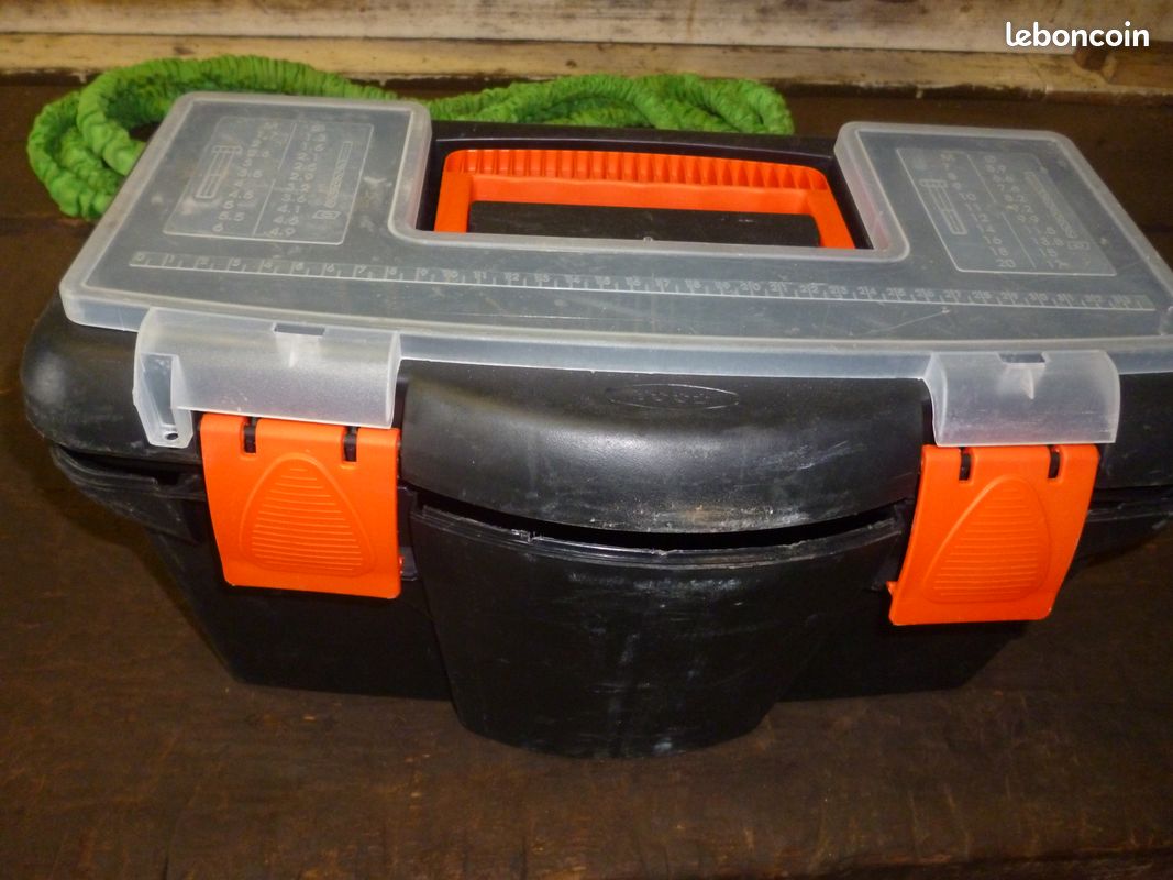 Caisse à outils (image 1)
