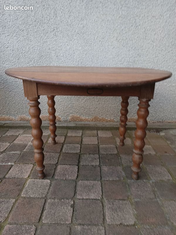 Table ancienne en chêne clair (image 1)